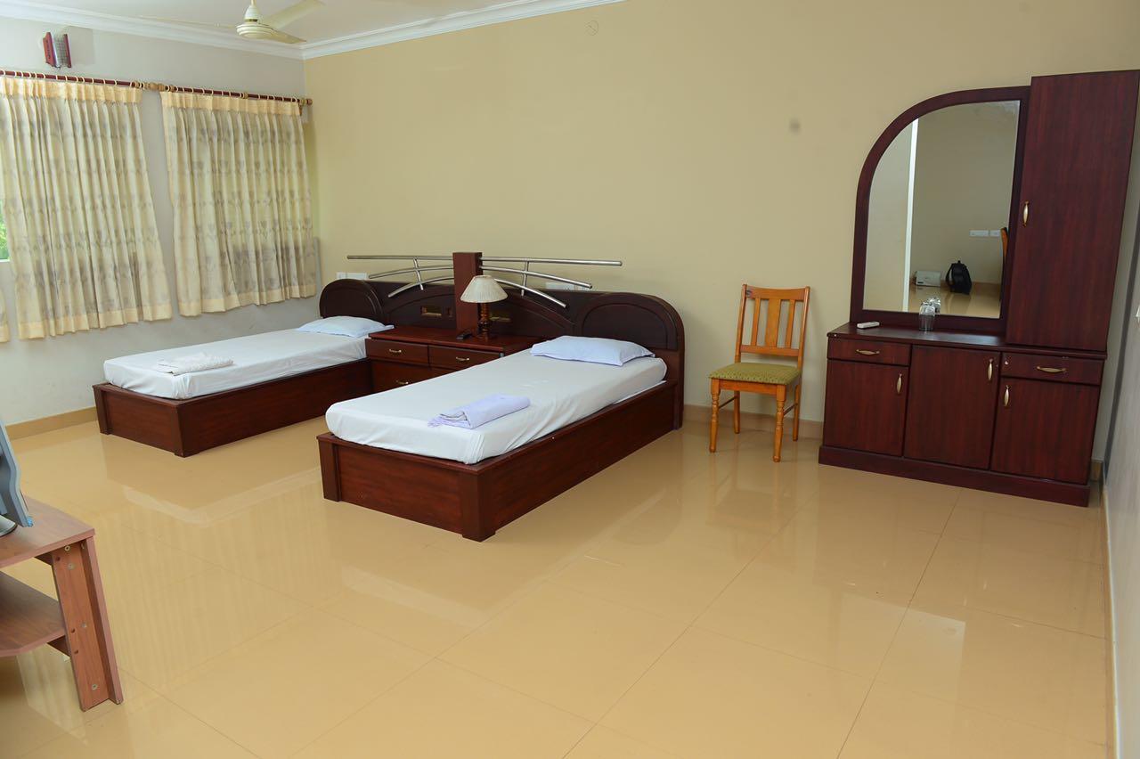 Mascot Paradise City Hotel Tellicherry Esterno foto
